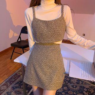 Leopard Camisole Top / Turtleneck Long-sleeve T-shirt / A-line Skirt