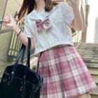 Short-sleeve Shirt / Bow Tie / Plaid A-line Skirt