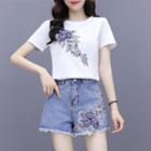 Set: Short-sleeve Floral T-shirt + Embroidered Distressed Denim Shorts