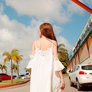 Off-shoulder Lace-detail Pleated Dress