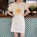 Floral Short-sleeve T-shirt / A-line Skirt