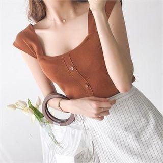 Cap-sleeve Buttoned Knit Top