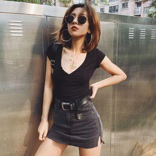 Cap-sleeve Plain V-neck T-shirt