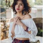 Lace Trim Off-shoulder Crop Top