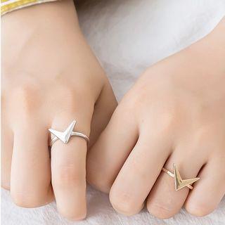 V-shaped Ring