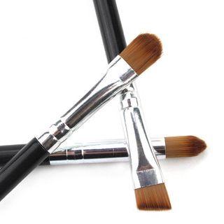 Set Of 1 / 3: Makeup Brush