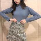 Long-sleeve Mock-neck Knit Top / Leopard Print Mini A-line Skirt