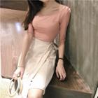 Slim-fit T-shirt / Plain Skirt