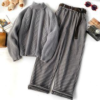 Turtleneck Sweater / Plaid Straight Leg Pants