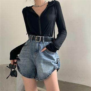 Plain Zip-up Hoodie / Denim Wide-leg Shorts