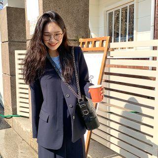 Lapelless Hidden-button Blazer