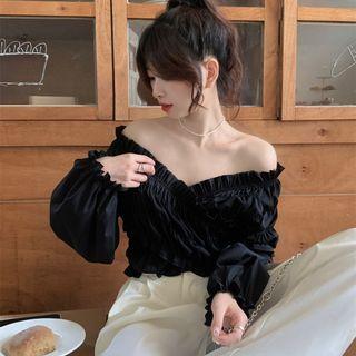 Long-sleeve V-neck Shirred Cropped Top Black - One Size