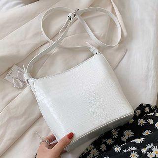 Crod Grain Bucket Bag