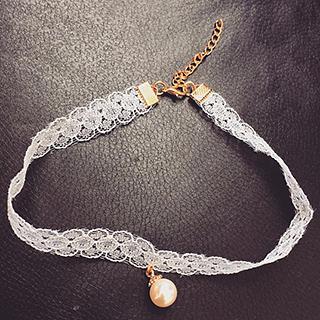 Dangle Lace Choker