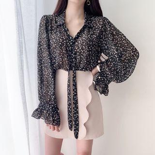 Floral Blouse / Scallop Trim A-line Skirt