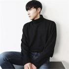 Turtle-neck Boxy-fit Pullover