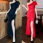Short-sleeve One-shoulder Ruffled Slit Mermaid Dress