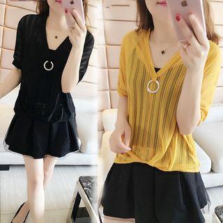 Set: Short-sleeve V-neck Top + Camisole Top