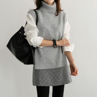 Turtle-neck Slit-side Vest