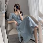 Puff-sleeve V-nek Midi A-line Dress