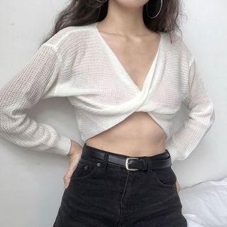 V-neck Long -sleeve Cropped Knit Top
