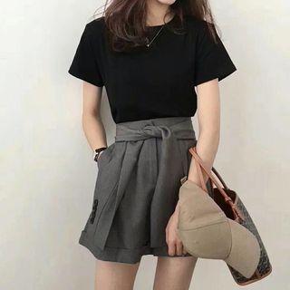 Set: Short-sleeve T-shirt + A-line Skort