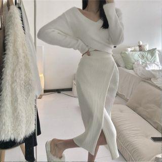 V-neck Wrap Cropped Sweater / Slit Midi Pencil Skirt