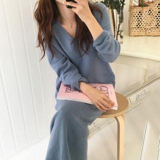 V-neck Plain Knit Midi Shift Dress