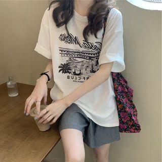 Short-sleeve Print T-shirt / High-waist Plain Dress Shorts