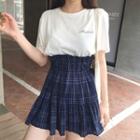 Lettering Short-sleeve T-shirt / Plaid High-waist A-line Skirt