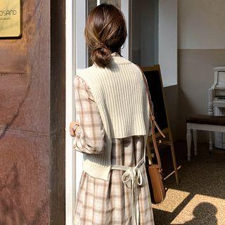 V-neck Tie-back Knit Vest Cream - One Size