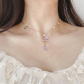 Asymmetric Faux Pearl Butterfly Pendant Choker