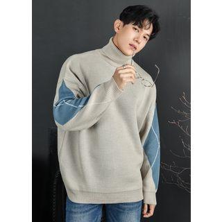 Turtle-neck Argyle-panel Sweater