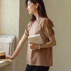 Lace-layered Puff-sleeve T-shirt