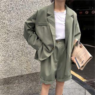 Oversized Pocket-detail Blazer / Plain Shorts