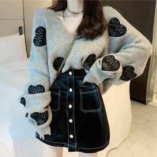 V-neck Heart Applique Sweater / Faux Leather Mini A-line Skirt