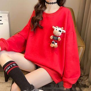 Long-sleeve Cartoon Cow Accent Sweatshirt