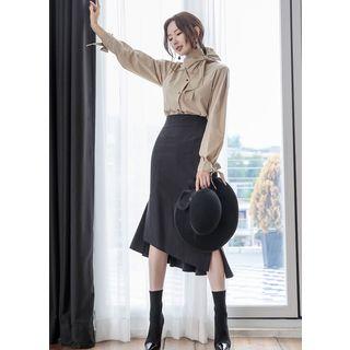 Ruffle-back Diagonal-hem Long Skirt