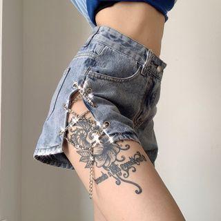 Chain Slit-side Denim Shorts