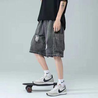 Distressed Denim Shorts / Short-sleeve Plain T-shirt