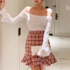 Set: Long-sleeve Off-shoulder T-shirt + Plaid Mini Mermaid Skirt