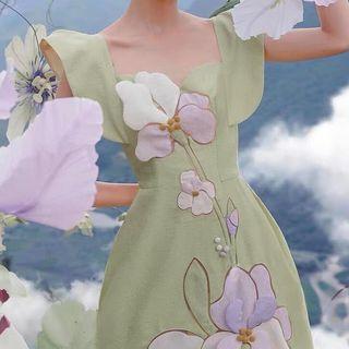Sleeveless Floral Applique A-line Dress