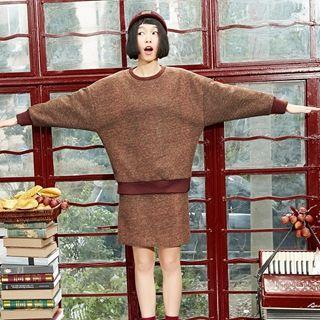 Set: Round-neck Pullover + Skirt