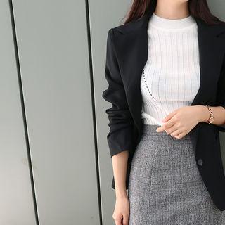 Three-button Short-lapel Blazer
