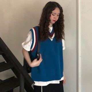 Short-sleeve T-shirt / Knit Vest / A-line Midi Skirt