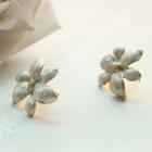 White Flower Earrings Gold - One Size