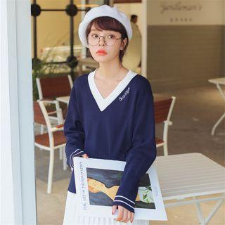Long-sleeve Contrast-neckline Knit Top