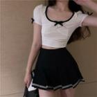 Contrast Trim Short-sleeve Cropped T-shirt / Mini A-line Pleated Skirt