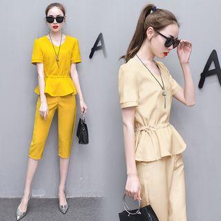Set: Short-sleeve Peplum Top + Capri Pants
