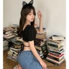 Short-sleeve V-neck Lace Cropped Top